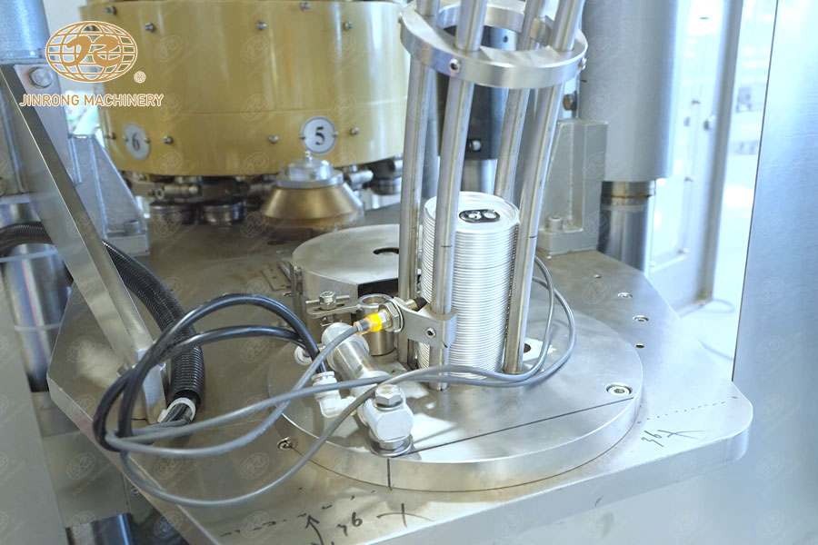 易拉罐封蓋機(jī)